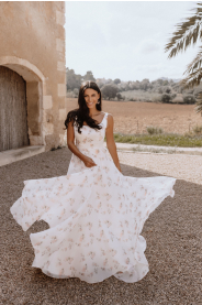 Svatební šaty Esme – silueta modelu