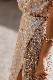 třpytivé svatební šaty