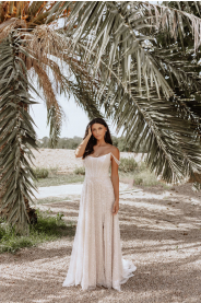 Svatební šaty Luna – na postavě