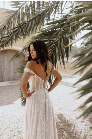 Svatební šaty Luna – čistá silueta