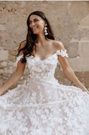 Svatební šaty Lilly – romantický detail