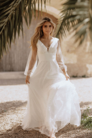 perličková svatební šaty