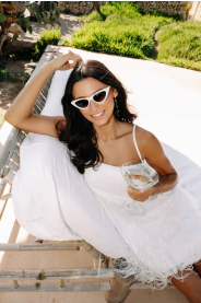 krátké svatební šaty na převlečení