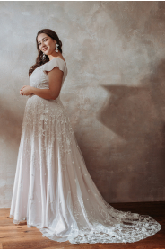 plus size svatební šaty