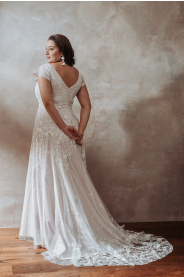 plus size svatební šaty