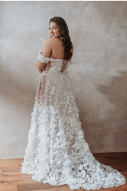 Svatební šaty pro plnoštíhlé Lilly Plus – zadní pohled