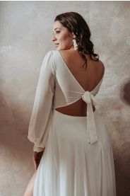 Svatební šaty pro plnoštíhlé Riana Plus – boční pohled