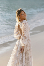 Svatební šaty Alcúdia – na postavě