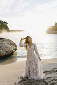 Svatební šaty Alcúdia – čistá silueta