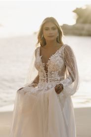 Svatební šaty Calvia – zadní pohled