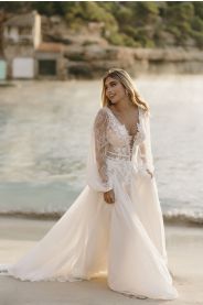 Svatební šaty Calvia – čistá silueta