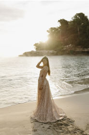 Svatební šaty Deia – jemný detail