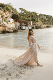 třpytivé svatební šaty