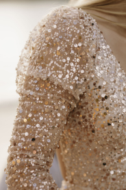 Svatební šaty Deia – elegantní detail