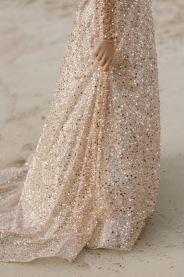 třpytivé svatební šaty