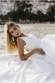 Svatební šaty Sai – zadní pohled