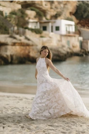 Svatební šaty Ariana – silueta modelu