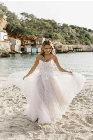 Svatební šaty Vicky – jemný detail