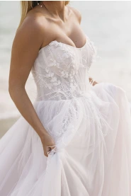 Svatební šaty Vicky – zadní pohled