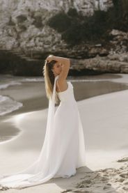 Svatební šaty Claudia – zadní pohled