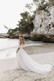 svatební šaty s bohatou tylovou sukní