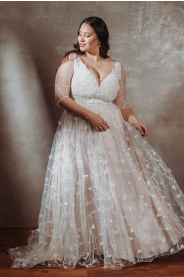 celokrajkové svatební šaty