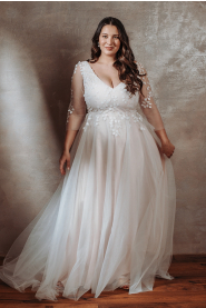 svatební šaty s tylovou sukní plus size