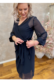 krátké společenské šaty