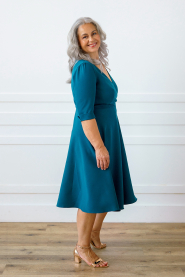 krátké business šaty