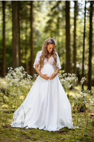 Svatební šaty s krajkovým živůtkem