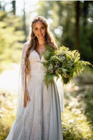 Svatební šaty Aluna – boční pohled