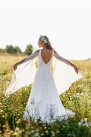 Svatební šaty Vesna – boční pohled