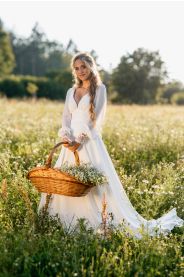 Svatební šaty Alma – boční pohled