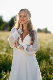 svatební šaty s dlouhými rukávy