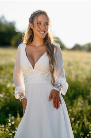 svatební šaty s dlouhými rukávy