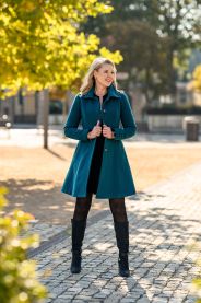 Vlněný kabát áčkový dílový střih – přední pohled