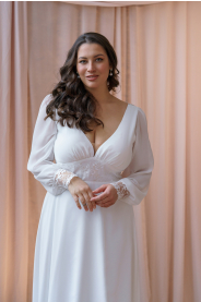 plus size svatební šaty s dlouhými rukávy