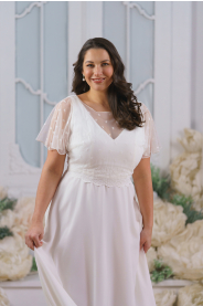 elegantní splývavé plus size šaty