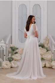 elegantní splývavé plus size šaty