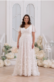 květinové plus size svatební šaty s rukávky