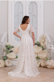 květinové plus size svatební šaty s rukávky