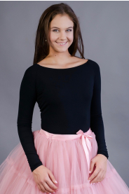 Černé triko s lodičkovým výstřihem MiaBella