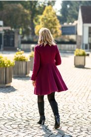 Vlněný kabát s kašmírem áčkového střihu – silueta modelu