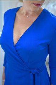 Zavinovací business šaty – přední pohled