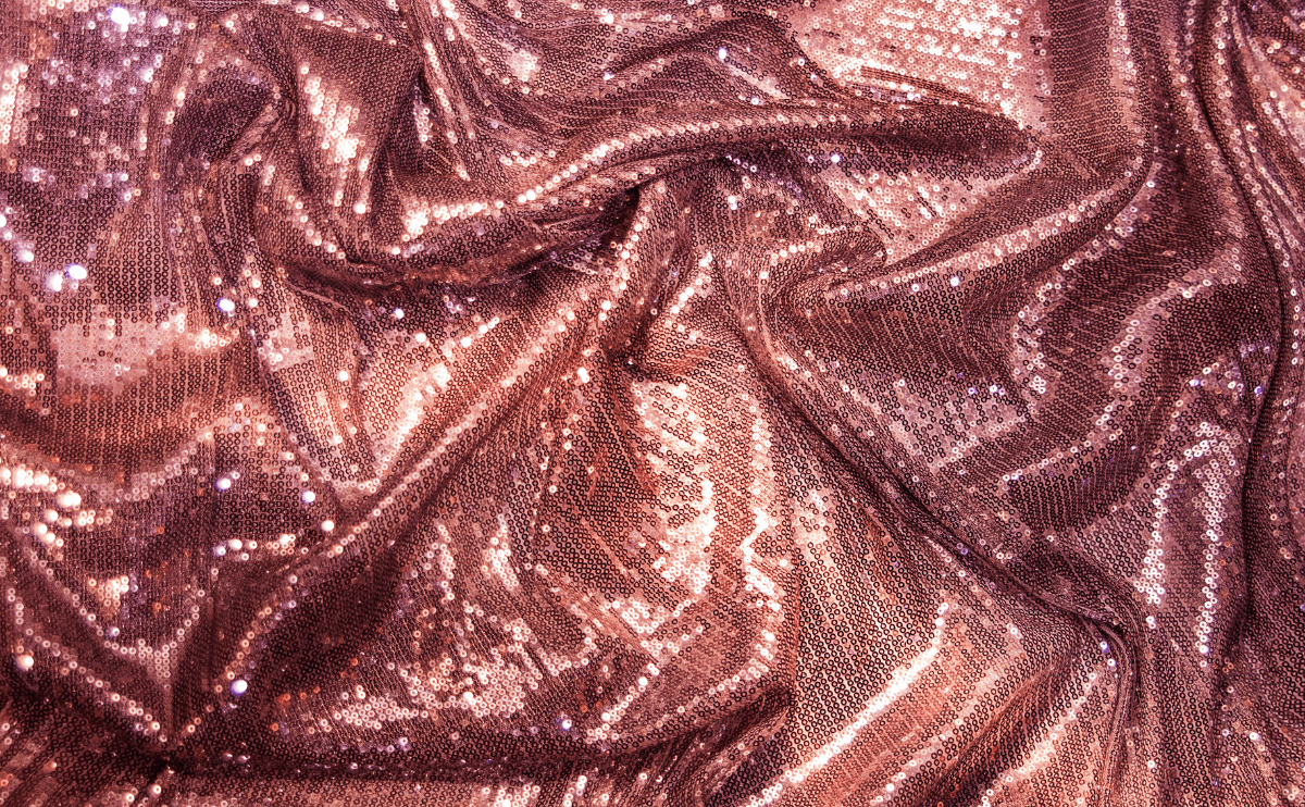 Třpytivé šaty pro každou z nás