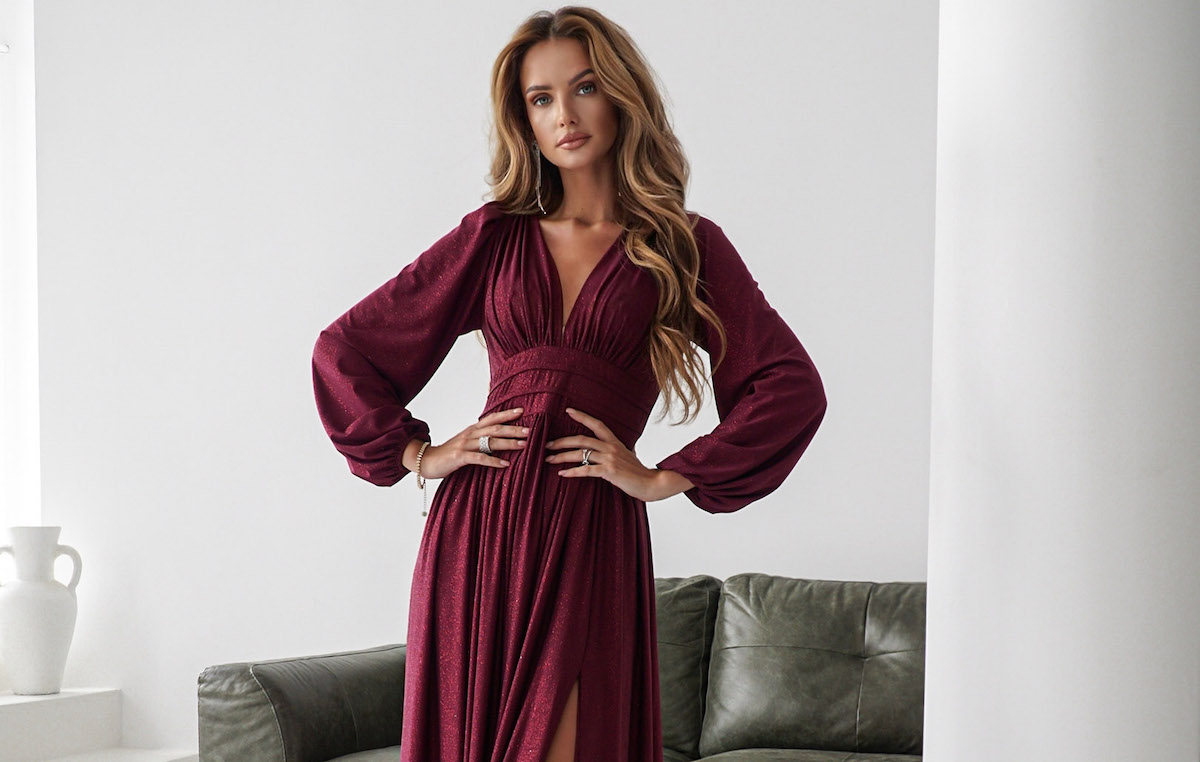 Dokonalé šaty pro zrzky: Jaké barvy vám nejvíc sluší?