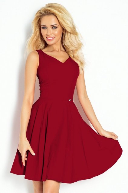 Vínové krátke šaty s áčkovou sukňou (Velikost L)