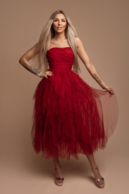 Červené midi šaty s nariaseným tylom (Velikost L)