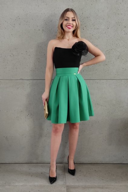 Zelená áčková mini sukňa (Velikost L)