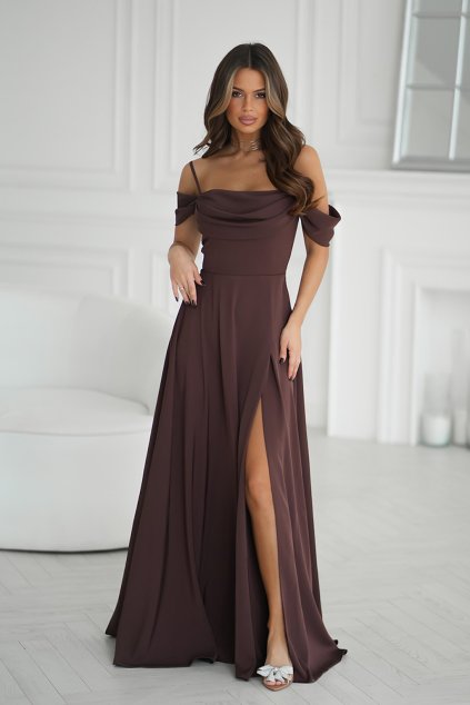 Hnedé spoločenské šaty spustené na ramená (Velikost 4XL)
